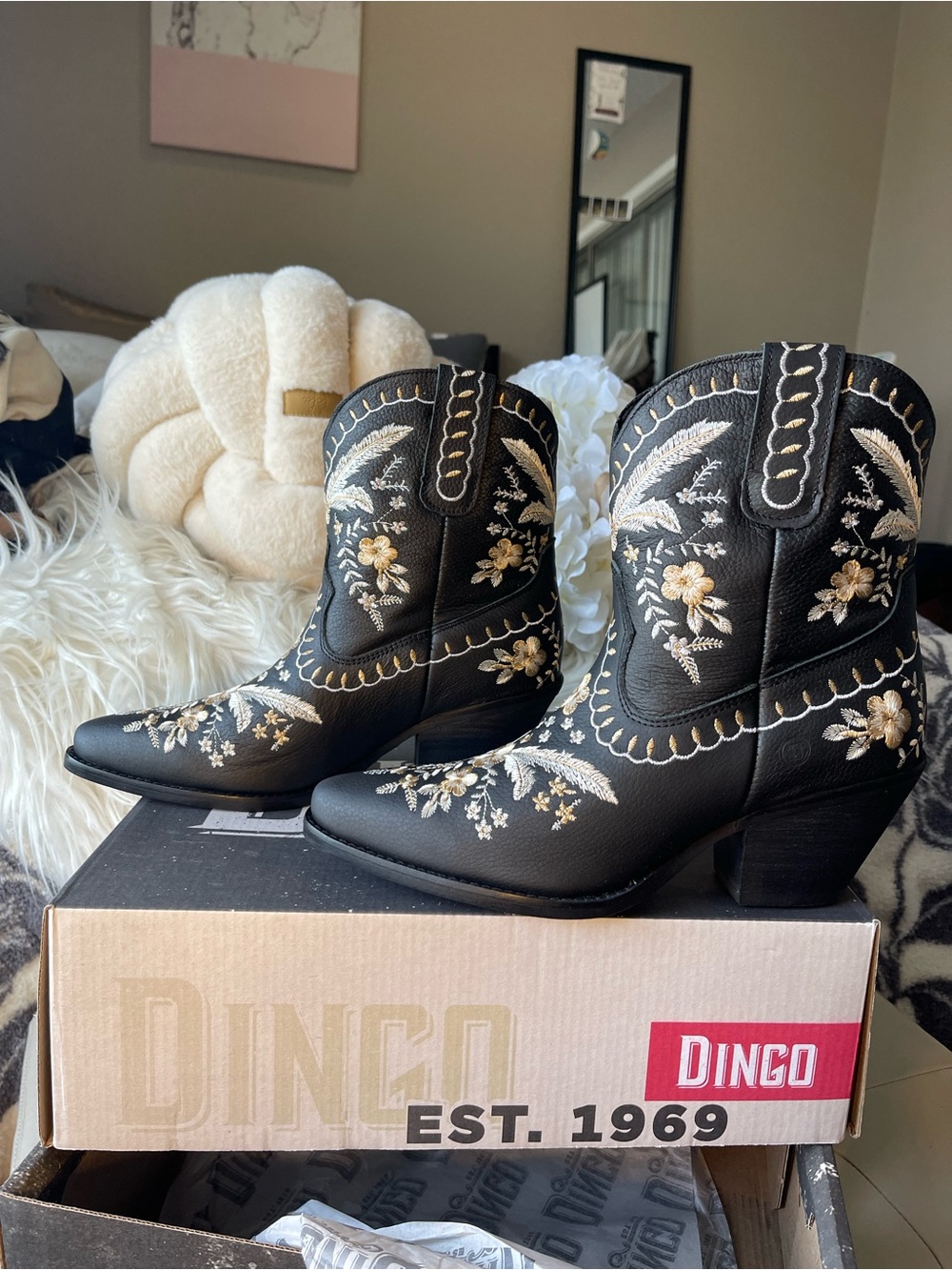 Dingo NIB Primrose Western booties in black - Picture 2 of 7